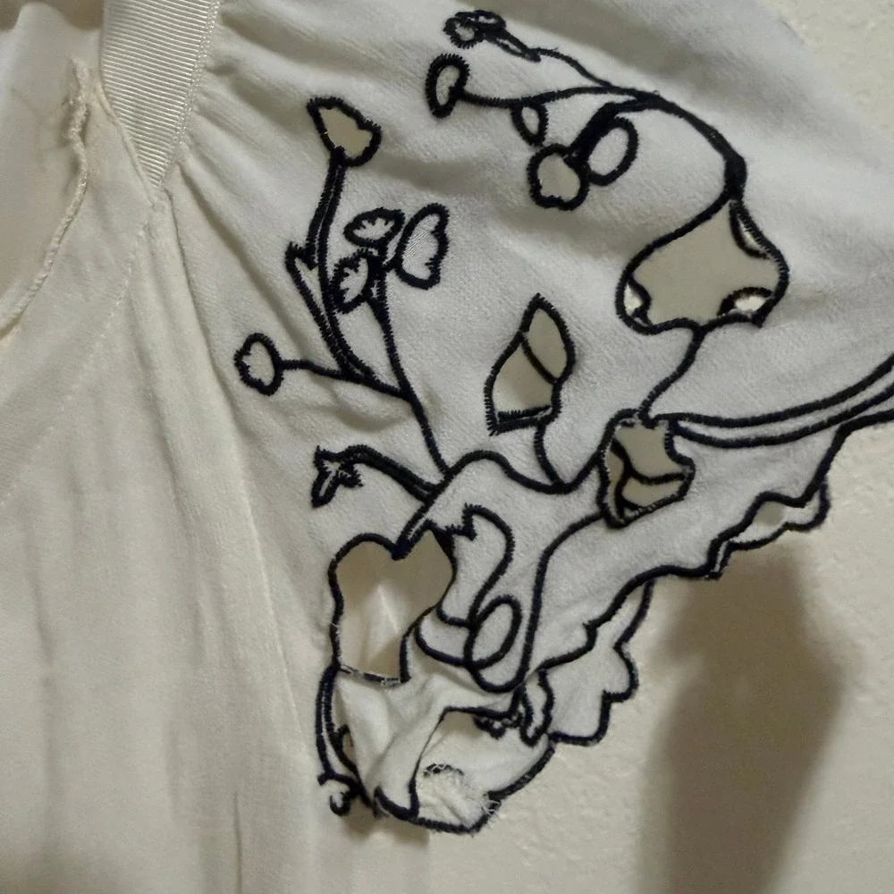 Ark‎ & Co Cream Floral Embroidered Scallop Hem Mini Dress Small DJ20144B
